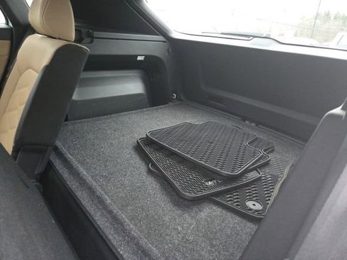 Used 2024 Volkswagen Atlas Cross Sport SE image 24