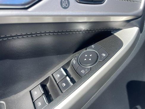 Used 2022 Ford Explorer Limited image 26