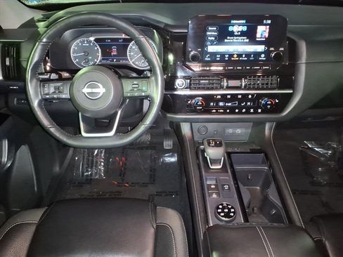 Certified 2024 Nissan Pathfinder SL image 14