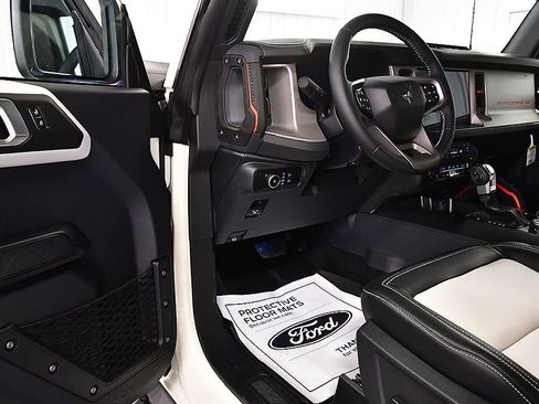 New 2026 Ford Bronco Outer Banks w/ Sasquatch Package AWD/4WD image 16