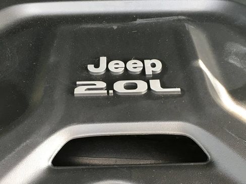 Used 2020 Jeep Wrangler Unlimited Sahara w/ Uconnect 4C Nav & Sound Group AWD/4WD image 14