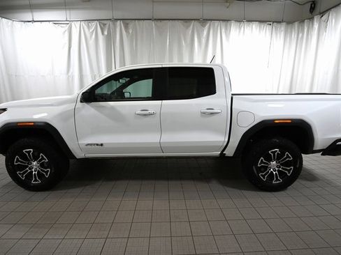 Used 2024 GMC Canyon AT4 image 10