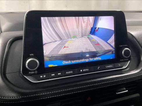 Certified 2024 Nissan Rogue SV image 19