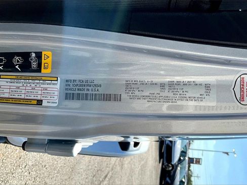 Used 2024 Jeep Wrangler Sahara image 35