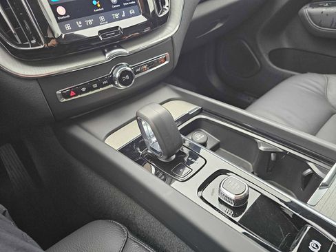 Certified 2025 Volvo XC60 B5 Plus AWD/4WD image 28