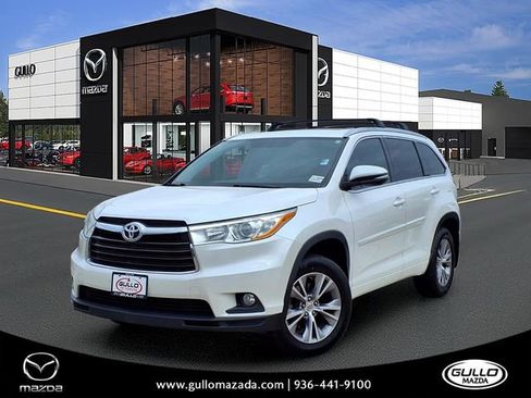 Used 2014 Toyota Highlander XLE FWD image 1