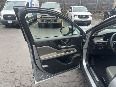 Used 2023 Lincoln Corsair AWD w/ Equipment Group 101A image 13