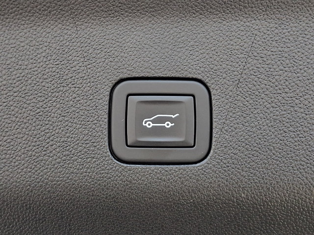 Used 2025 Chevrolet Tahoe Z71 AWD/4WD image 31
