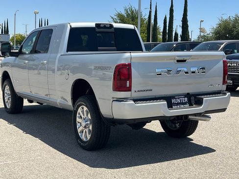 New 2026 RAM 2500 Laramie w/ Sport Appearance Package AWD/4WD image 5