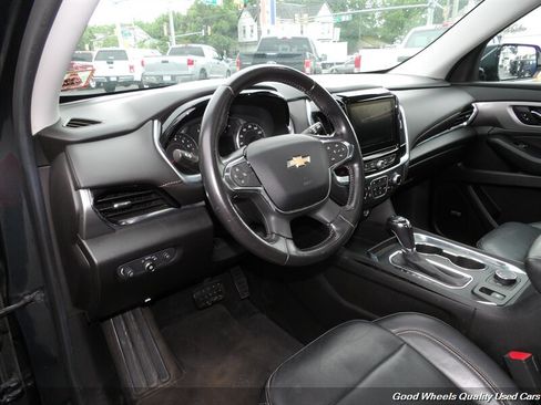 Used 2019 Chevrolet Traverse LT w/ LT Premium Package AWD/4WD image 12