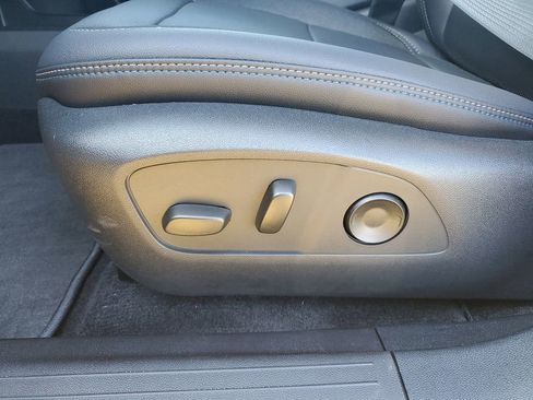 Used 2026 Chevrolet Equinox EV LT image 21