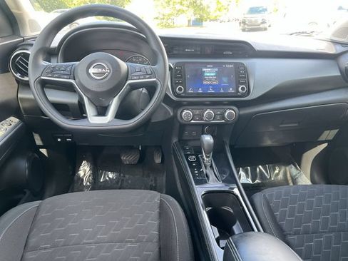 Used 2024 Nissan Kicks SV FWD image 17