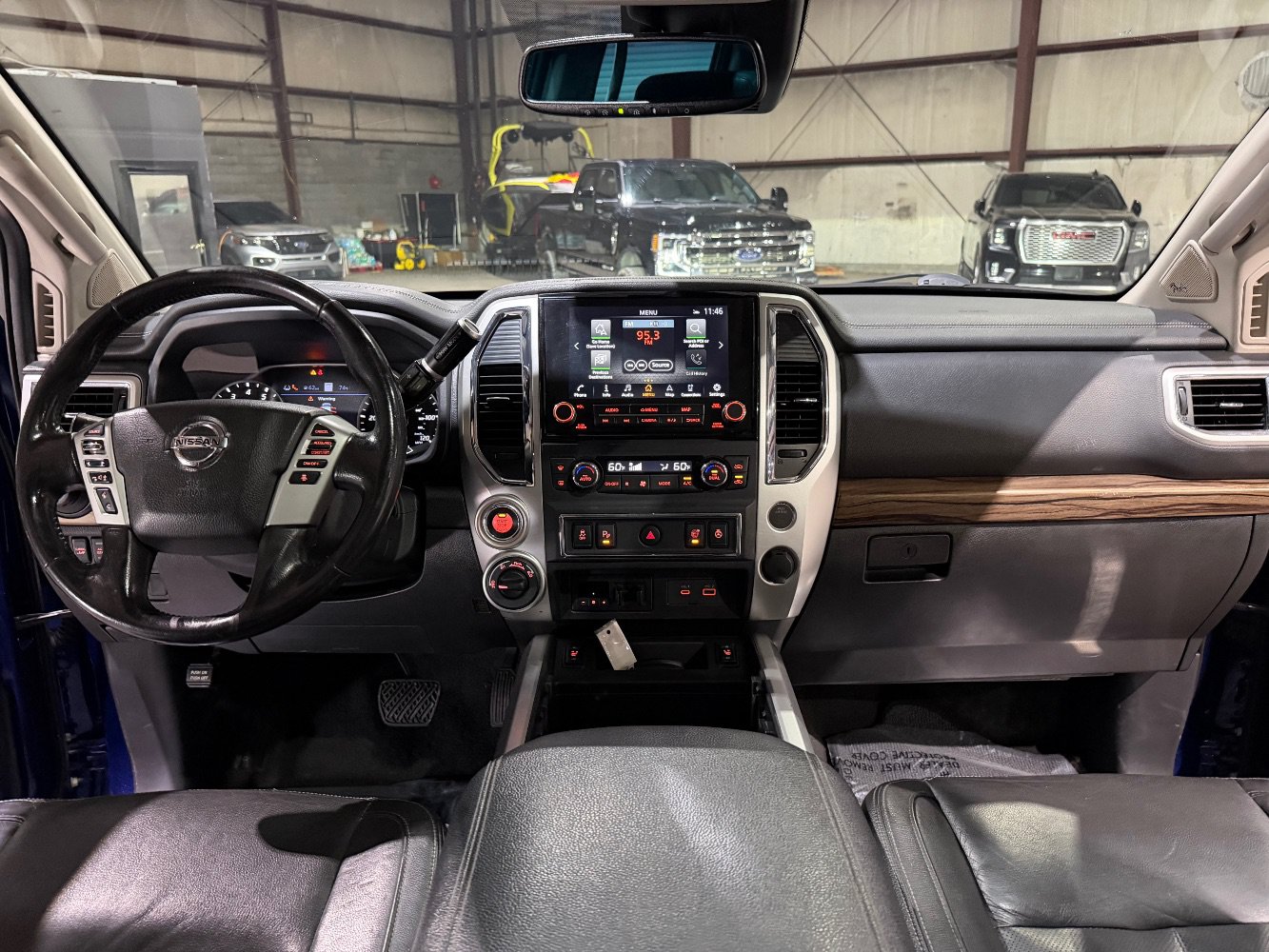Used 2020 Nissan Titan SL w/ Moonroof Package AWD/4WD image 27