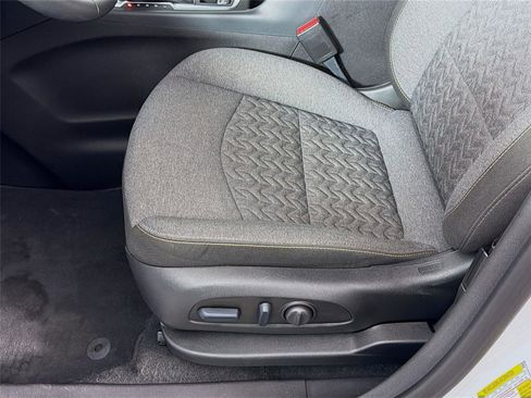 Used 2024 Chevrolet Equinox LT image 19