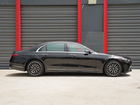 Used 2021 Mercedes-Benz S 580 4MATIC Sedan w/ Warmth & Comfort Package image 10