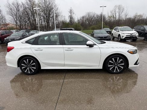 Used 2023 Honda Civic EX image 3