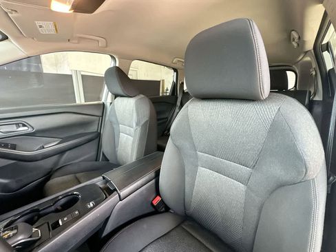 Used 2025 Nissan Rogue SV FWD image 14