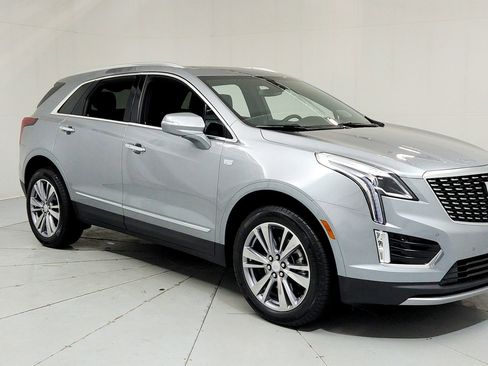 Used 2025 Cadillac XT5 Premium Luxury w/ LPO, Floor Liner Package FWD image 7