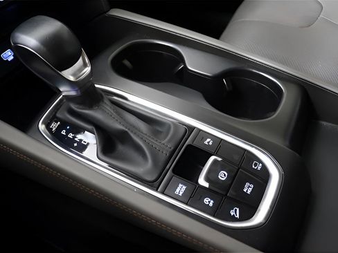 Used 2020 Hyundai Santa Fe Limited image 21