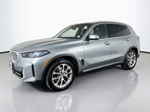 Used 2026 BMW X5 xDrive40i w/ Climate Comfort Package AWD/4WD image 2