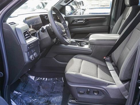 New 2026 Chevrolet Suburban LS image 17