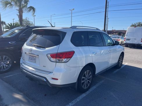 Used 2015 Nissan Pathfinder SV w/ Trailer Tow Package image 4