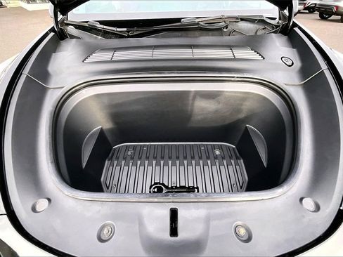 Used 2022 Tesla Model Y Performance image 10