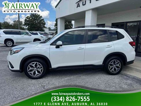 Used 2024 Subaru Forester Premium AWD/4WD image 9