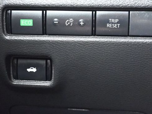 Used 2025 Nissan Sentra SV FWD image 26
