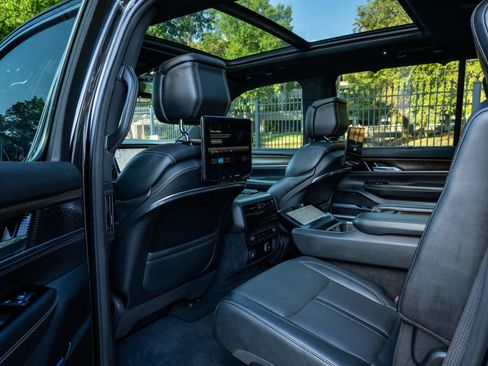 Used 2022 Jeep Grand Wagoneer Series I w/ Rear Seat Video Group 1 AWD/4WD image 13