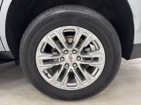 Used 2024 GMC Yukon SLT image 39