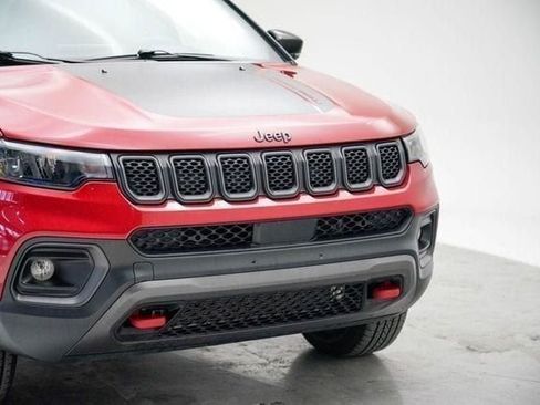 Used 2023 Jeep Compass Trailhawk image 9