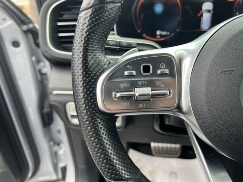 Used 2023 Mercedes-Benz GLS 450 4MATIC image 19