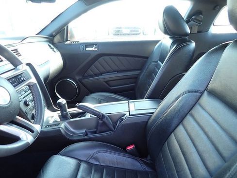 Used 2010 Ford Mustang GT Premium image 15