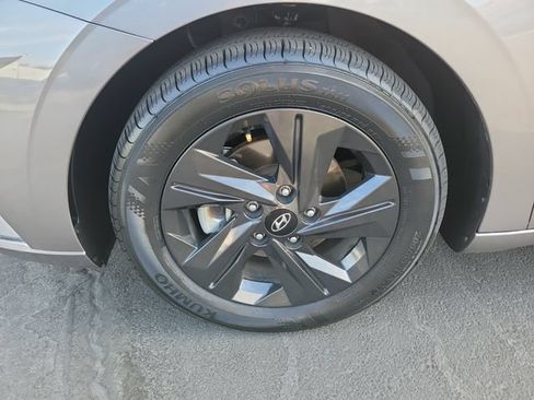 Used 2023 Hyundai Elantra SEL FWD image 31