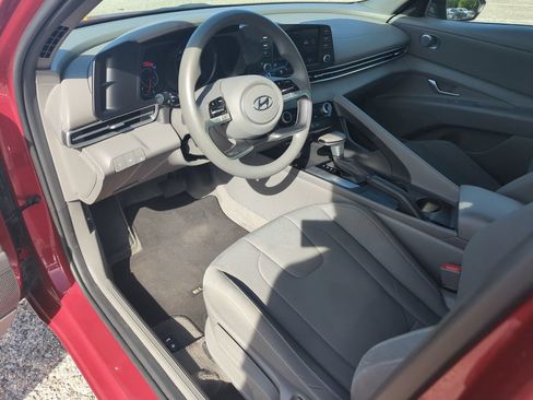 Used 2023 Hyundai Elantra SEL FWD image 11