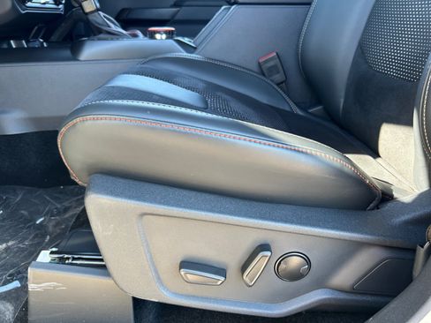New 2025 Ford Bronco Raptor w/ Interior Carbon Fiber Pack AWD/4WD image 14
