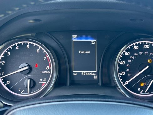 Used 2022 Toyota Camry SE image 17