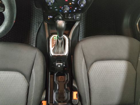 Used 2021 Jeep Renegade Latitude AWD/4WD image 26