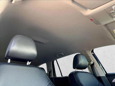 Used 2018 Volkswagen Atlas SE image 17