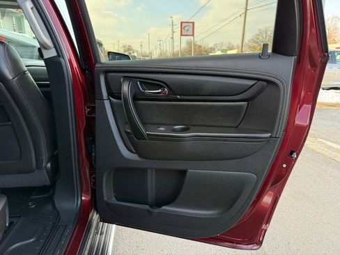 Used 2017 Chevrolet Traverse LT image 31