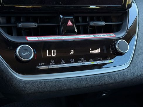 Used 2025 Toyota Corolla LE image 21
