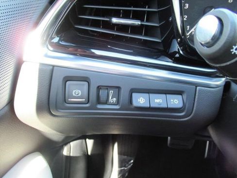 Used 2024 Cadillac XT6 Sport w/ Technology Package AWD/4WD image 22