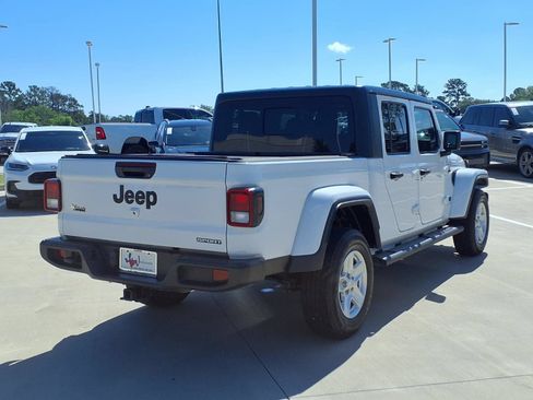Used 2021 Jeep Gladiator Sport AWD/4WD image 6