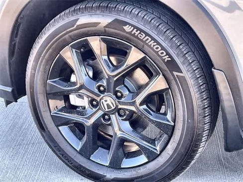 Certified 2025 Honda HR-V Sport image 9