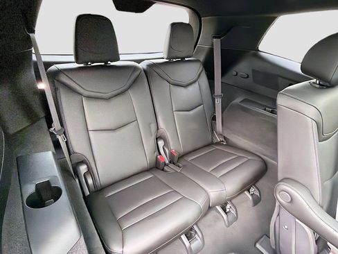 Certified 2024 Cadillac XT6 Premium Luxury FWD image 29