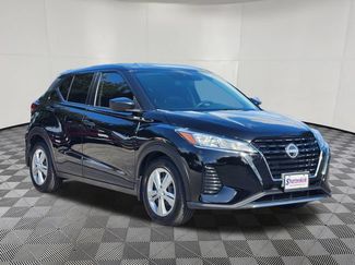 Used 2022 Nissan Kicks S FWD video 3