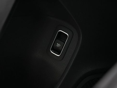 Used 2022 Mercedes-Benz A 220 image 33
