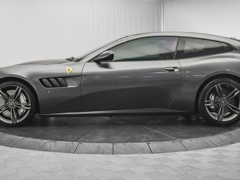 Used 2018 Ferrari GTC4Lusso V12 image 5