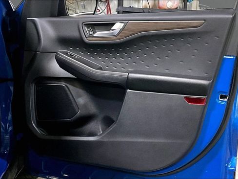 Used 2020 Ford Escape Titanium FWD image 13